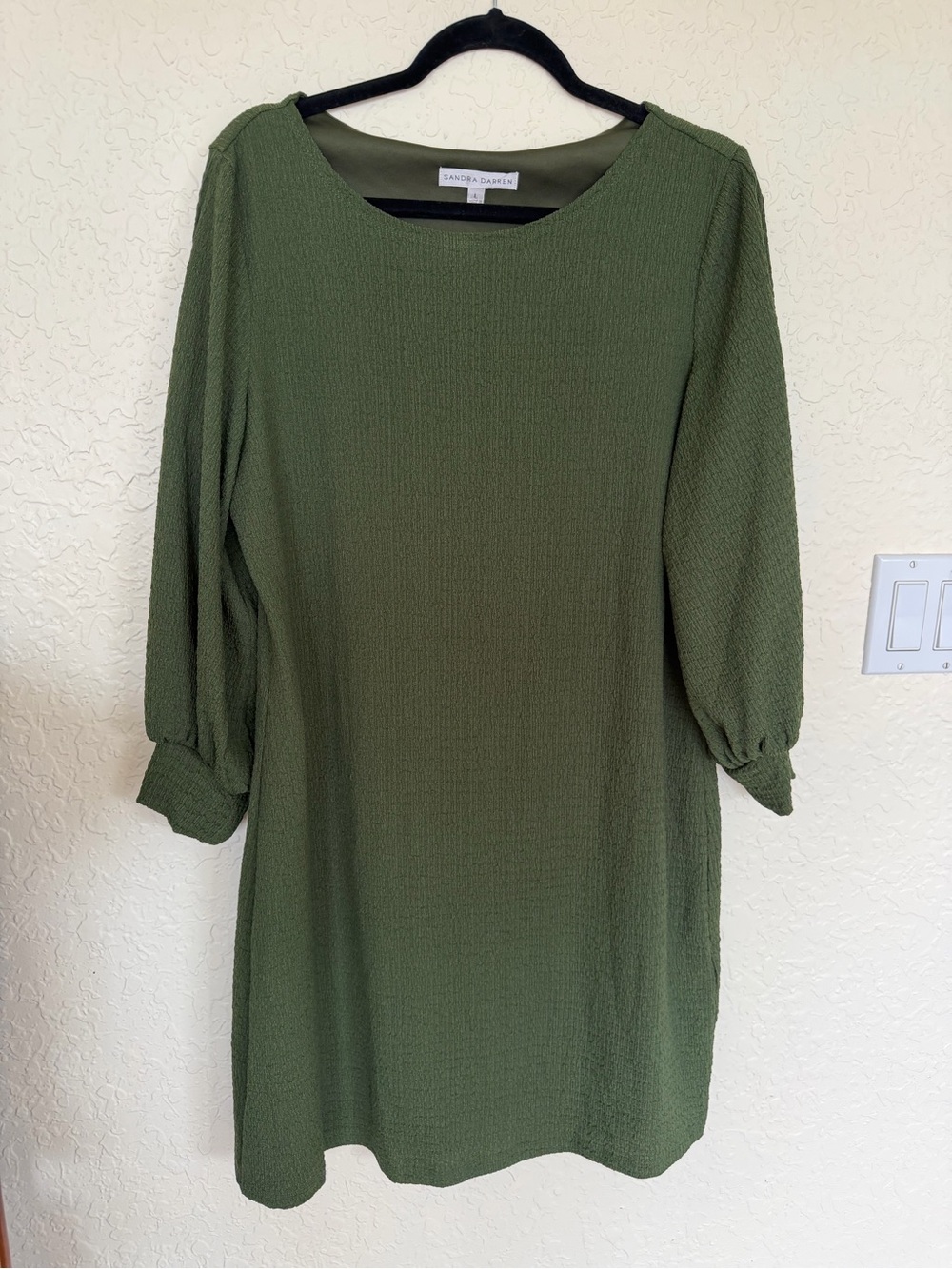 Sandra Darren Olive Textured Shift with Three-Quarter Sleeves Women’s Large